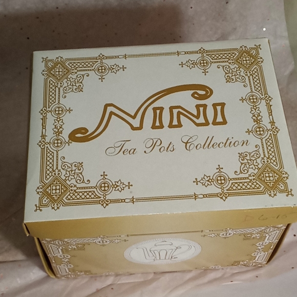 “Nini Japanese Kakiemon Small TeaPot” - Picture 8 of 8